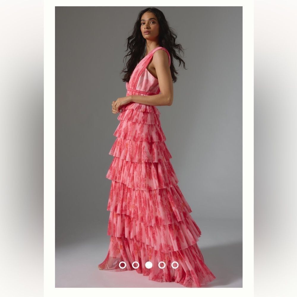 Hutch 6P Hutch Charley Dress – a true embodiment of timeless elegance Dress